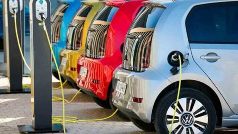 Azərbaycanda elektrikli avtomobillər də problem yaradacaq
