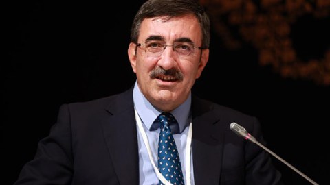 Türkiyənin vitse-prezidenti Azərbaycana gəldi 