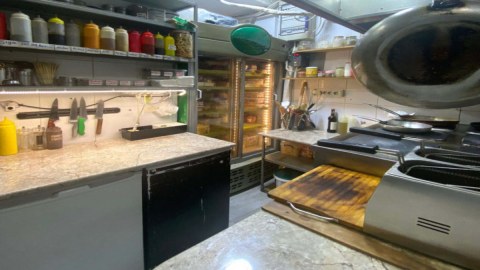 Mətbəxində siçovul görüntülənən restoran BAĞLANDI
