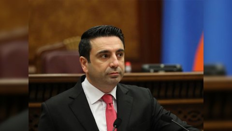 Simonyan Sankt-Peterburqa getməkdən qorxub 