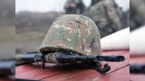 Ermənistanda hərbçilər qəzaya düşdülər: 2 ölü, 3 yaralı