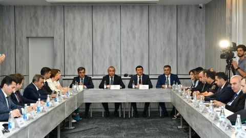 Ekoloji təmiz nəqliyyat vasitələri ilə bağlı Yol Xəritəsi müzakirə olundu
