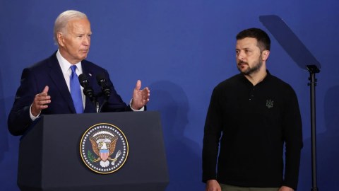 Bayden yenə çaşdı: Zelenskini Putin kimi təqdim etdi