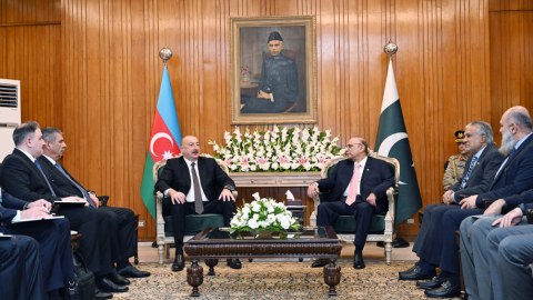 İlham Əliyev Pakistan Prezidenti ilə geniş tərkibdə görüşüb - YENİLƏNİB