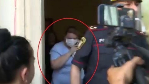 Bağçada uşağa şiddət göstərən tərbiyəçidən ETİRAF: "Etmişəm"