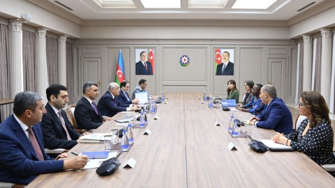 Əli Əsədov Dünya Bankının regional direktoru ilə görüşdü