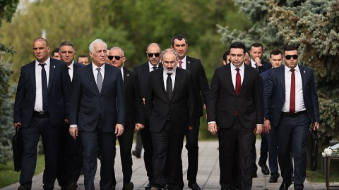 Ermənistanda başçılar eyni vaxta məzuniyyətə çıxdılar: Paşinyan, Simonyan, Mirzoyan...
