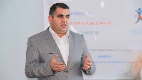 Azərbaycanda jurnalistlər&nbsp;heç bir kriteriyaya görə&nbsp;deputatlardan geri qalmır