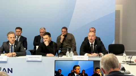İlham Əliyev dəyirmi masada iştirak edib - FOTOLAR