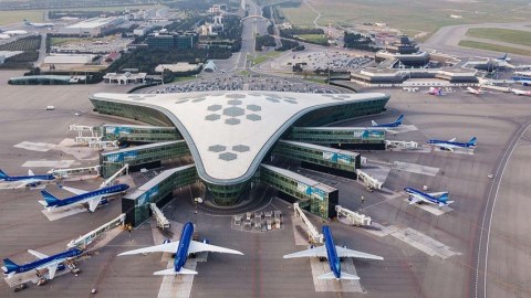 Malayziya təyyarəsi Bakıda məcburi eniş etdi 