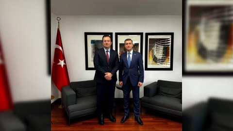 Səfirimiz Ərbildə baş konsulla görüşdü