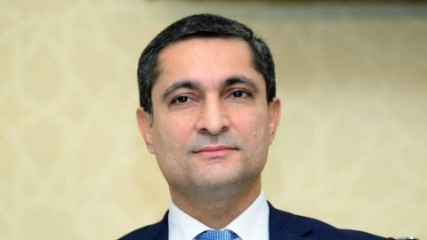 Daha bir deputat seçki dairəsini DƏYİŞDİ