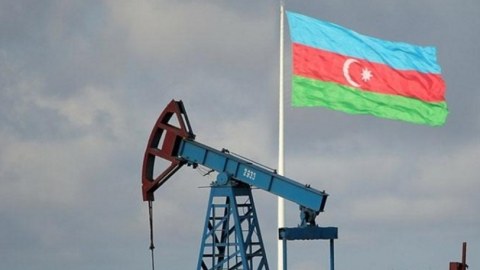 Azərbaycan nefti 2 dollardan çox UCUZLAŞIB
