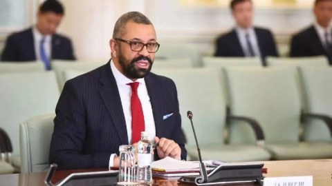 Kleverli Mühafizəkarların liderliyinə İDDİALIDIR