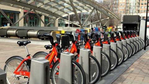 Velosipedini parklanma yerindən kənarda saxlayanlar cərimələnəcək