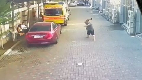 Ağadadaş Ağayevin balta atdığı qadın DANIŞDI