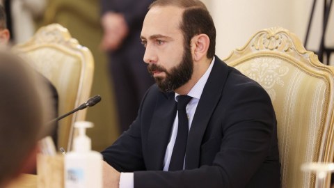 Ararat Mirzoyan Yunan Kiprinə səfər edib