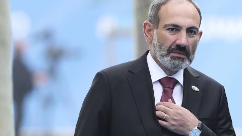 Paşinyan İrana gedir