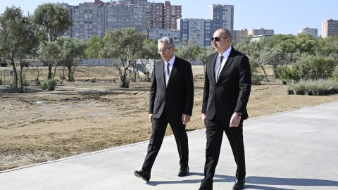 İlham Əliyev yeni yaradılan parkda - FOTOLAR