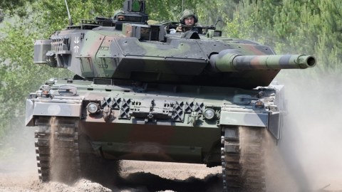 Almaniya Ukraynaya daha 8 "Leopard" tankı verib
