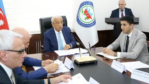 Səttar Möhbalıyev Həmkarlar Konfederasiyasından gedir, AHİK-ə yeni simalar GƏLİR