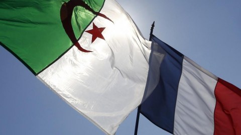 Əlcəzair Fransadakı səfirini geri çağırdı
