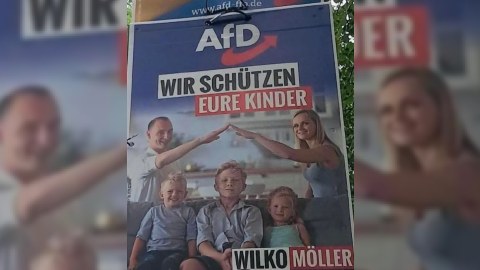 Seçki posterində Hitler salamı - SKANDAL