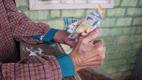 Azərbaycanda bir ayda 415 pensiyaçı "yoxa çıxıb"