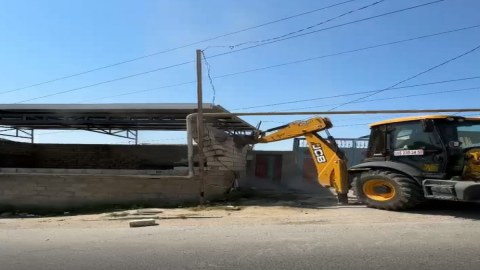 Masazırda sənədsiz tikinti söküldü - VİDEO