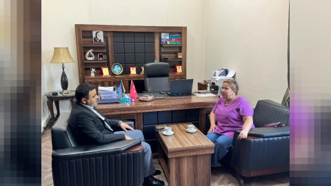 Ankarada yaşayan azərbaycanlı jurnalistdən Mədəniyyət Mərkəzinə hədiyyə...