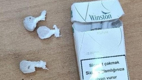 Həbsdə olan qardaşına narkotik keçirmək istədi
