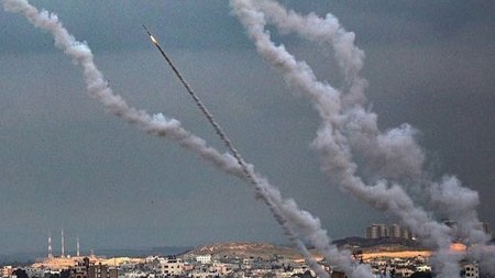 “Hizbullah” İsrailin şimalına 50-dən çox raket buraxdı