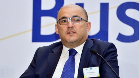 Gömrükdə rüşvət hələ də qalır - Komitə sədrindən ETİRAF