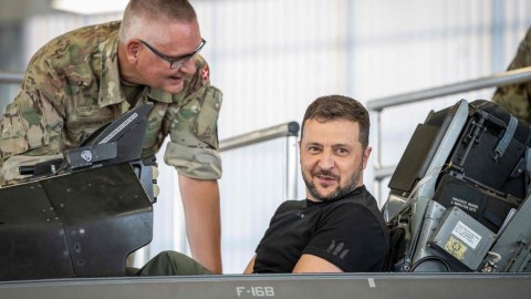 F-16 qırıcıları artıq Ukraynadadır - RƏSMİ