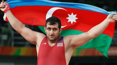 "Paris-2024": Güləşçimiz yarımfinalda 