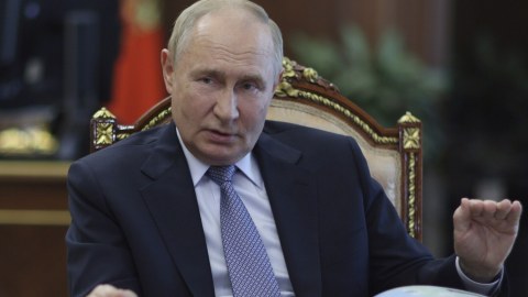 Putin Kurskda baş verənləri şərh edib
