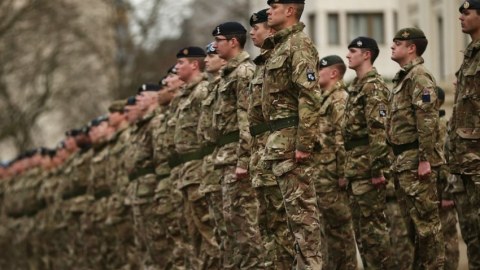 Britaniya Yaxın Şərqə ordu göndərib