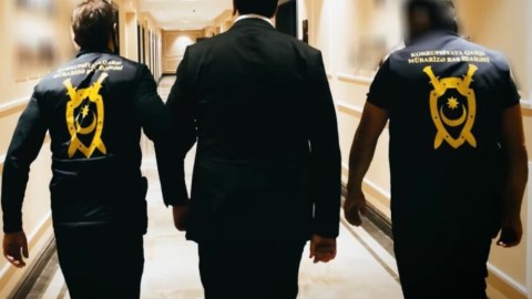 Qaçaqmalçılığa görə gömrük işçiləri TUTULDU