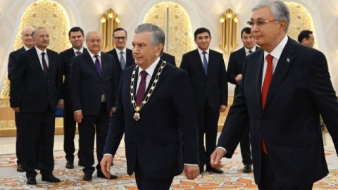 Tokayev Mirziyoyevə "Qızıl Qartal" mükafatı verdi - FOTOLAR
