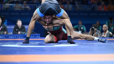 “Paris-2024”: Güləşçimiz ilk görüşdə uduzdu