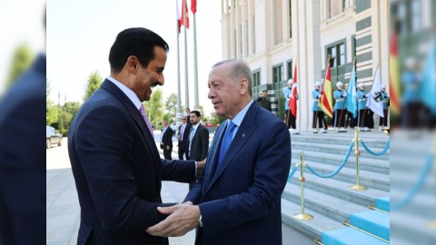 Ərdoğan Qətər əmiri ilə Yaxın Şərqi müzakirə etdi 