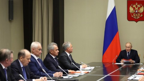 Putin Təhlükəsizlik Şurasını TOPLADI