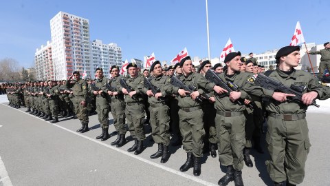 Gürcüstanda hərbi xidmət müddəti QISALDILIR
