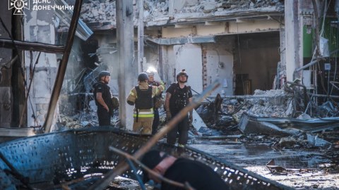 Donetskdə ticarət mərkəzinə raket hücumu - 14 nəfər öldü