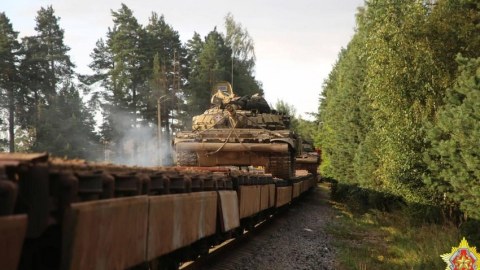 Belarus tankları Ukrayna SƏRHƏDİNDƏ