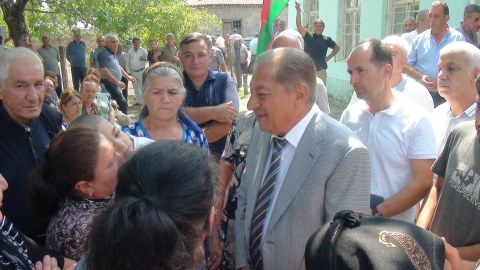 Cavanşir Feyziyev seçiciləri ilə bir arada - FOTOLAR