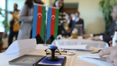 Deputat olmaq istəyən&nbsp;fəhlə, kuryer, xadimə və&nbsp;çilingərlər...