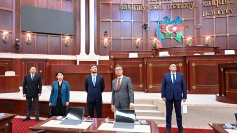 Qazaxıstan nümayəndə heyəti Milli Məclisdə