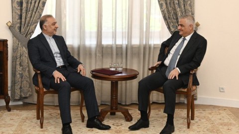 Paşinyanın müavini İran səfiri ilə görüşüb