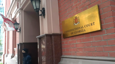 Gürcüstan Konstitusiya Məhkəməsində “xarici agentlər” qanununa qarşı IV İDDİA